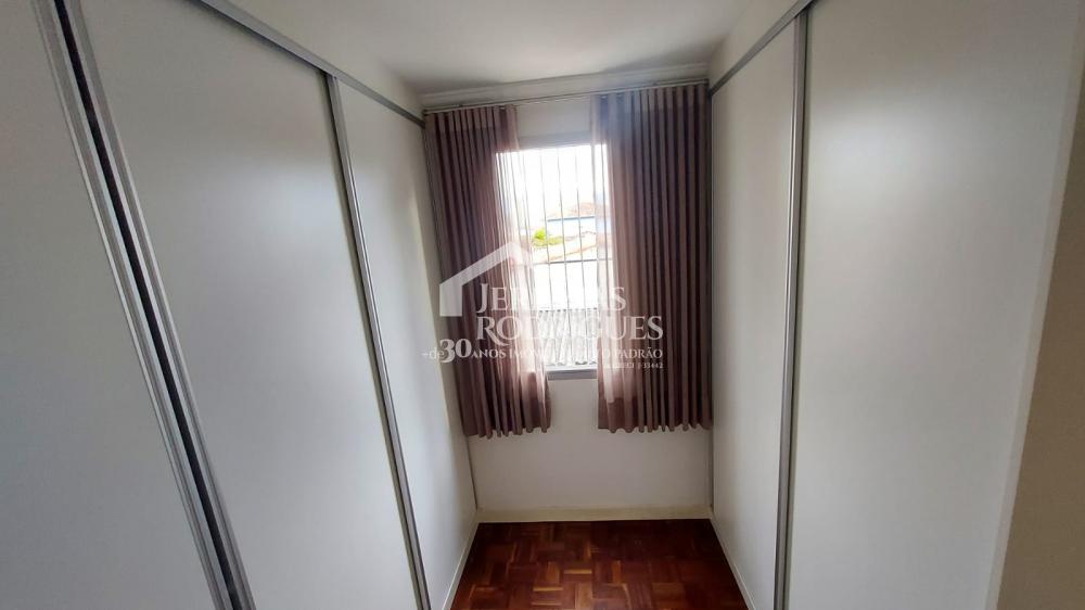 Alugar Apartamento / Padrão em Pindamonhangaba R$ 1.700,00 - Foto 16