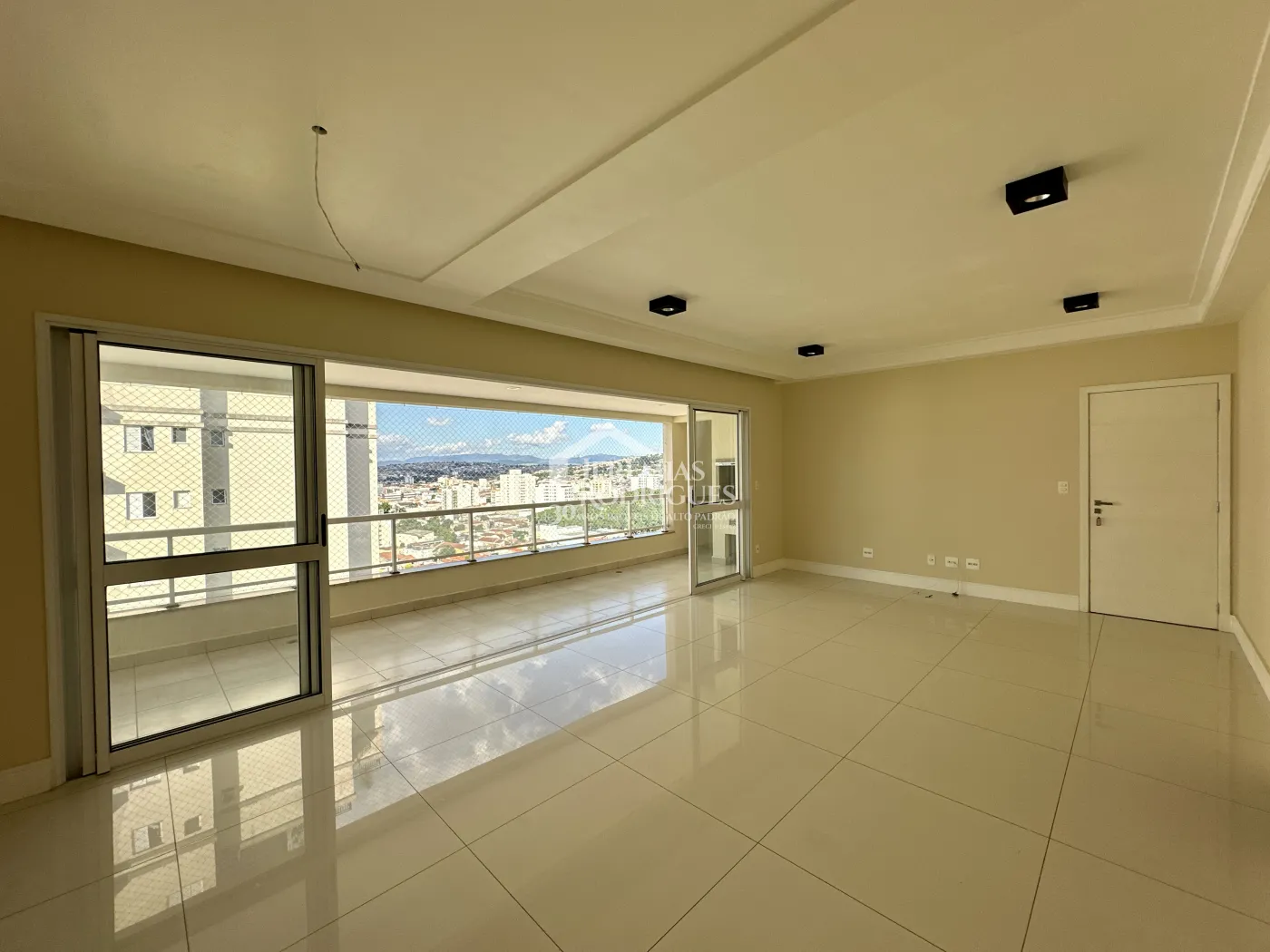 Alugar Apartamento / Padrão em Taubaté R$ 4.490,00 - Foto 2