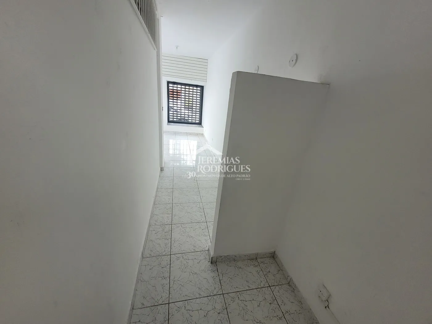 Alugar Comercial / Sala em Pindamonhangaba R$ 2.500,00 - Foto 5