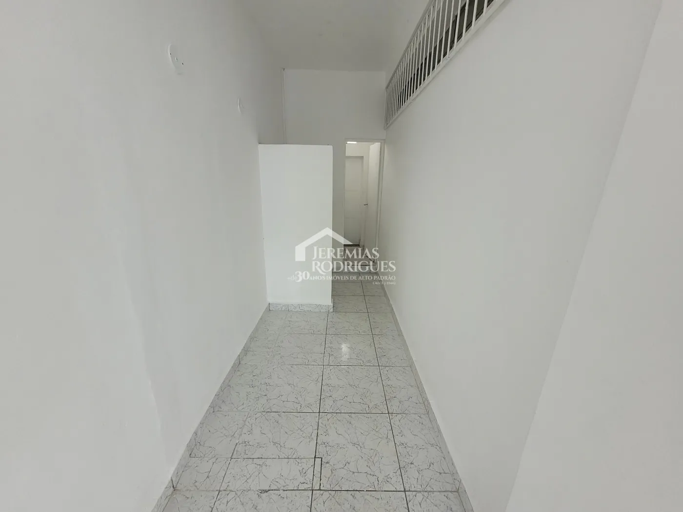 Alugar Comercial / Sala em Pindamonhangaba R$ 2.500,00 - Foto 4