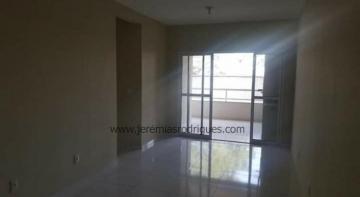 Alugar Apartamento / Padrão em Pindamonhangaba. apenas R$ 350.000,00