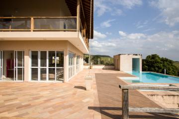 Alugar Casa / Padrão em Pindamonhangaba. apenas R$ 5.000,00