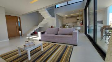 Casa com 3 quartos, 207 m² - Condomínio Campos do Conde II - Tremembé/SP
