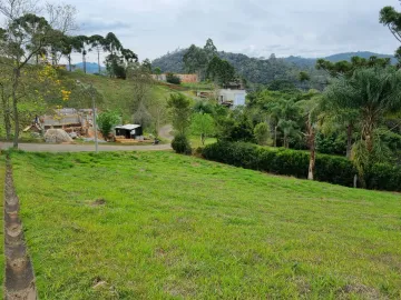 Terreno com 972 m² - Condomínio Parque Mantiqueira - Santo Antônio do Pinhal/SP.