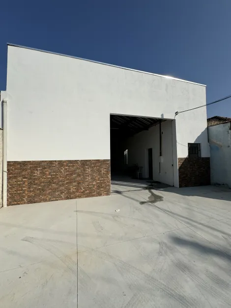 Pindamonhangaba Crispim Galpao Locacao R$ 3.500,00  Area do terreno 320.00m2 Area construida 176.00m2