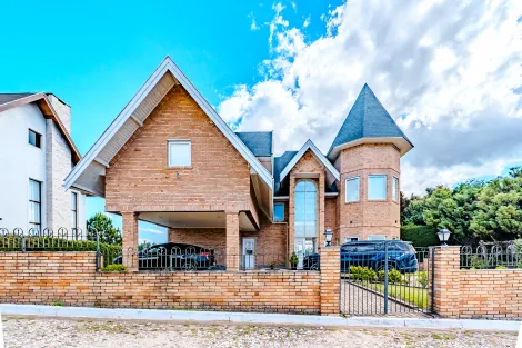 imagem 2 - Casa à venda com 4 suítes no Condomínio Villa Dei Fiori em Campos do Jordão/SP. imagem 2 - Casa à venda com 4 suítes no Condomínio Villa Dei Fiori em Campos do Jordão/SP.